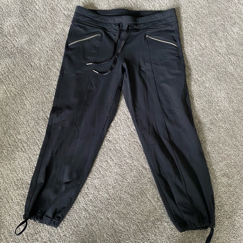 Athleta capri joggers